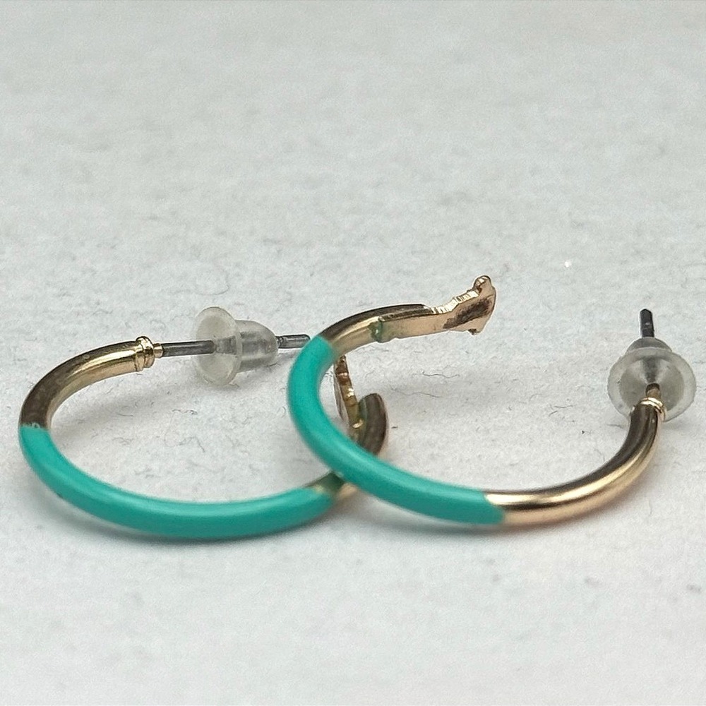 Vintage Teal Gold-Tone Metal Fashion Enamelโ Clip-On Huggie Hoop Earrings Retro